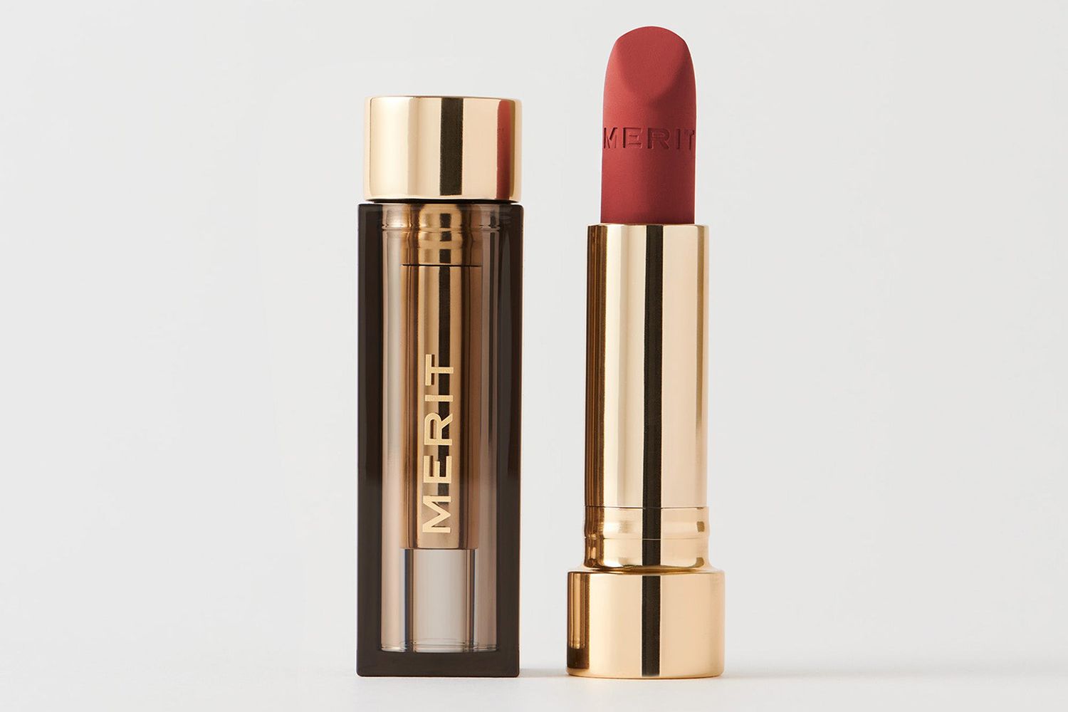 Le rouge à lèvres Signature le plus vendu de Merit Beauty est désormais disponible en 8 superbes teintes mates-2