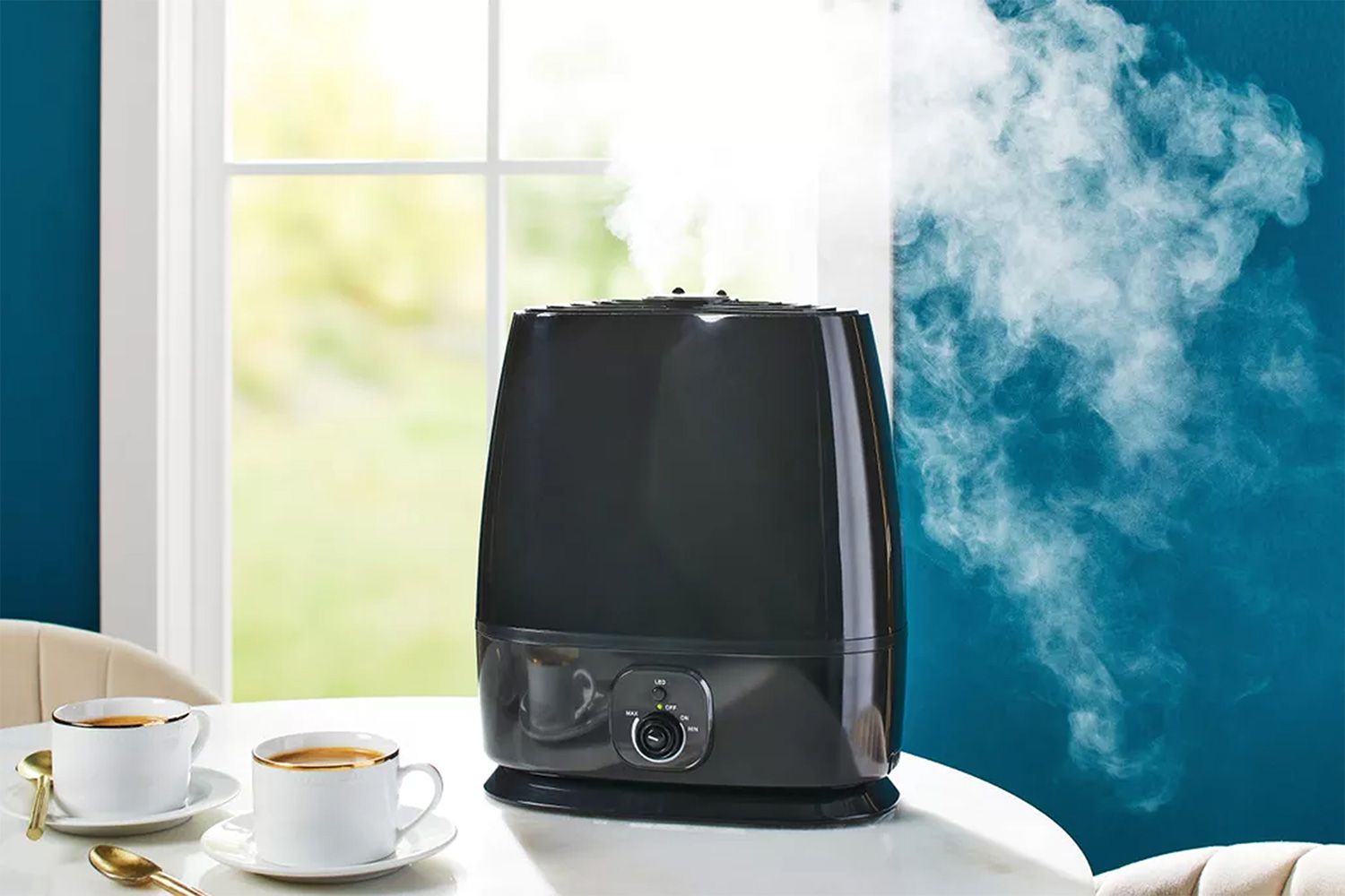 Nous avons fait fonctionner cet humidificateur en vente pendant 8 heures d'affilée et n'avons jamais eu besoin d'une recharge