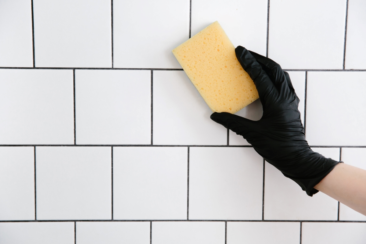 Comment carreler un mur de salle de bain-9