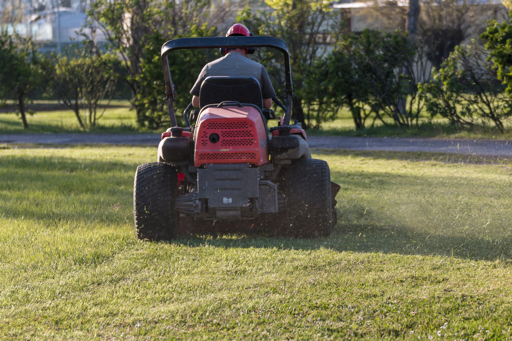 Les meilleures batteries pour tracteurs à gazon pour que votre équipement fonctionne comme neuf