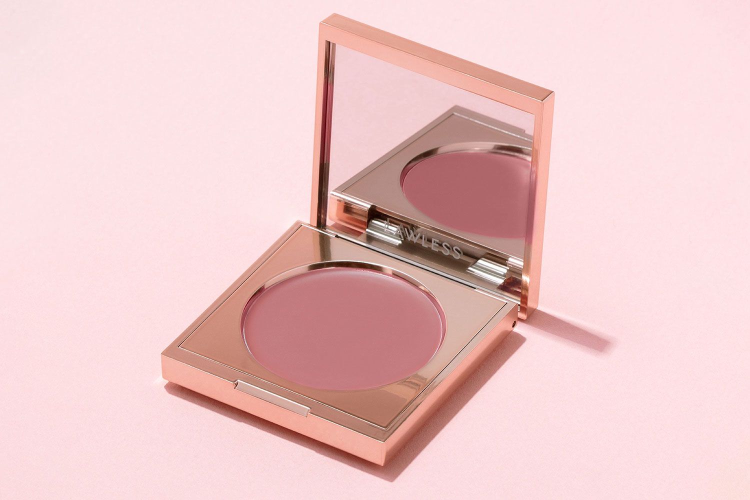 Mon astuce pour un maquillage d'été facile à entretenir : ce blush crème flouteur de pores-1