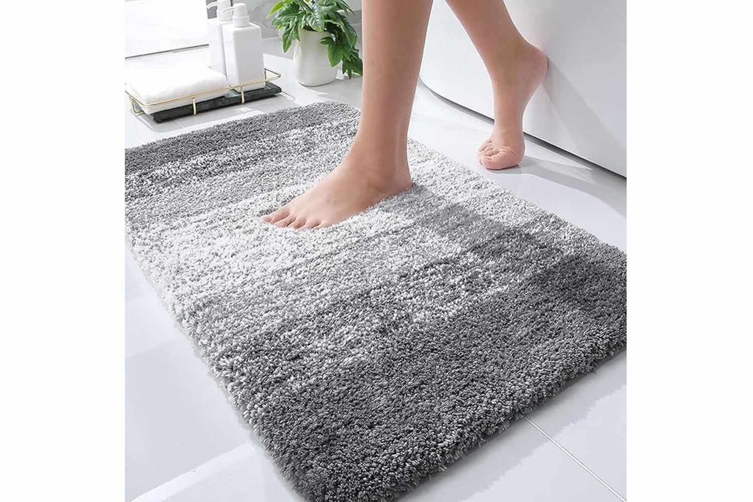 Ce tapis de bain avec plus de 25 300 évaluations 5 étoiles ne coûte désormais que $8 grâce à un coupon sur la page