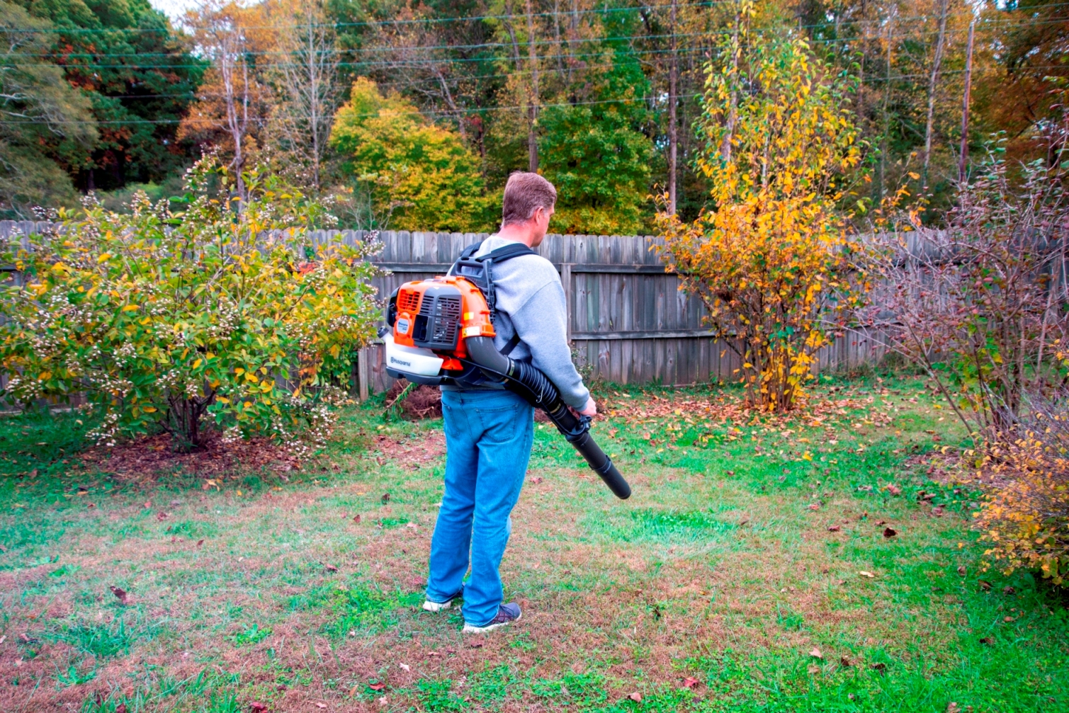 10 souffleurs de feuilles électriques fonctionnent parfaitement sans essence