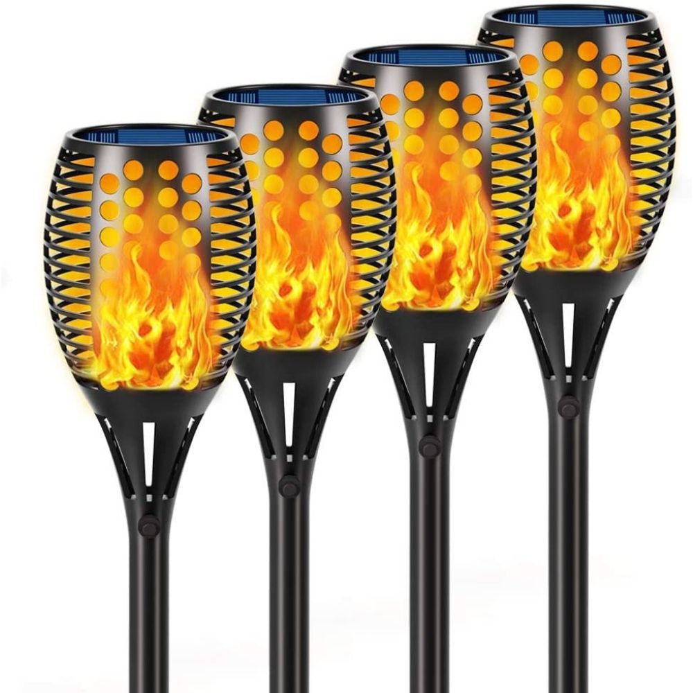 Les meilleures torches Tiki pour votre espace extérieur-9