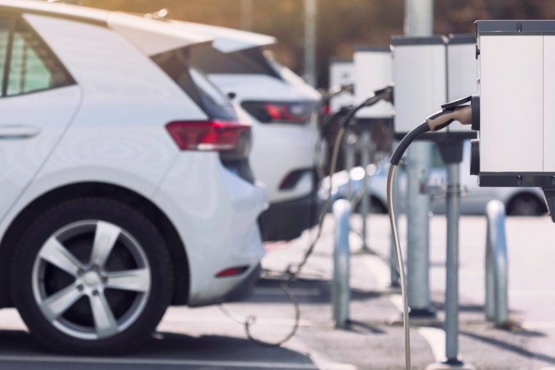 coûts cachés liés à la possession d'une voiture électrique - bornes de recharge pour véhicules