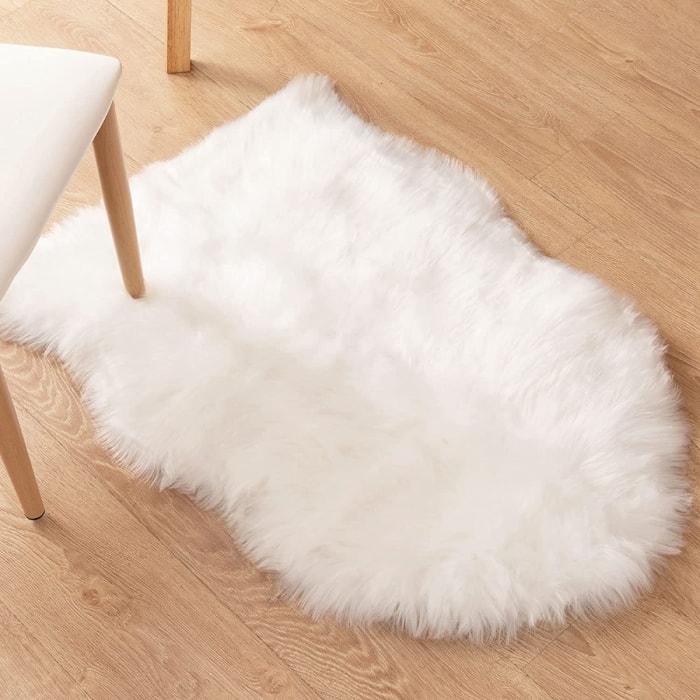 types de tapis - tapis blanc duveteux