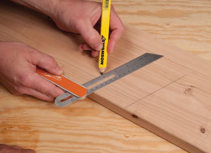 Construire la boîte à outils essentielle : 20 outils indispensables au bricolage