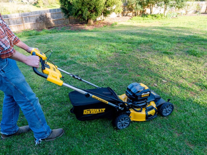 DeWalt Lawn Mower Review facile à utiliser