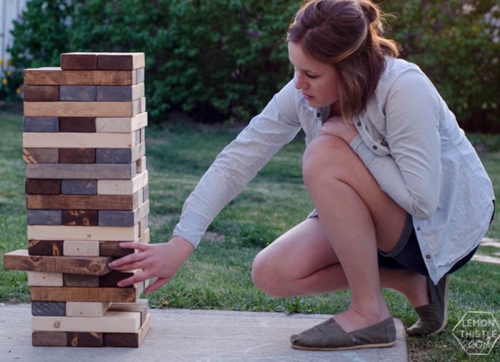 Divertissez toute la famille à la maison avec 10 jeux de pelouse à faire soi-même