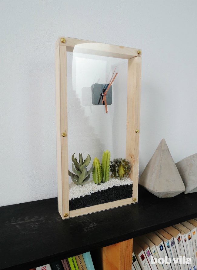 Comment fabriquer une horloge qui abrite des plantes succulentes