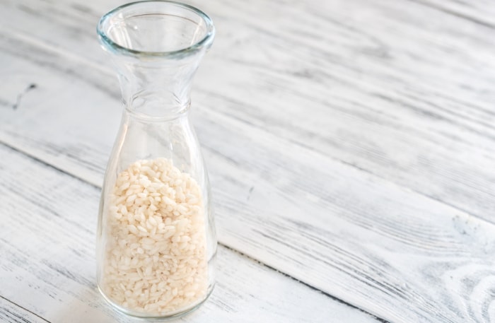 Grains de riz dans un vase transparent