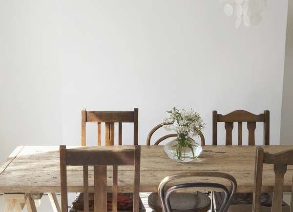 Table de ferme dans la salle à manger