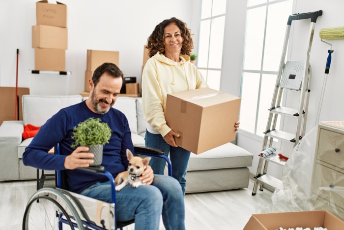 iStock-1321936743 Comment l'immobilier a changé un couple qui emménage dans une nouvelle maison.jpg