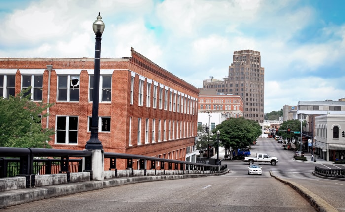 Centre ville de Meridian Mississippi depuis le haut d'un pont