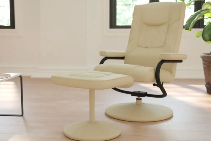 La meilleure option de fauteuil inclinable dans un salon devant une fenêtre