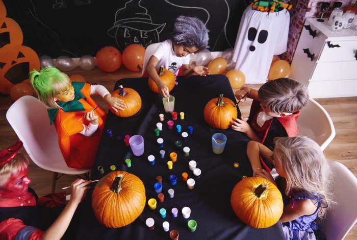 Fête de décoration de citrouilles pour des bonbons