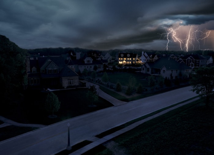 tempête de quartier avec une maison sous tension grâce à un générateur de secours