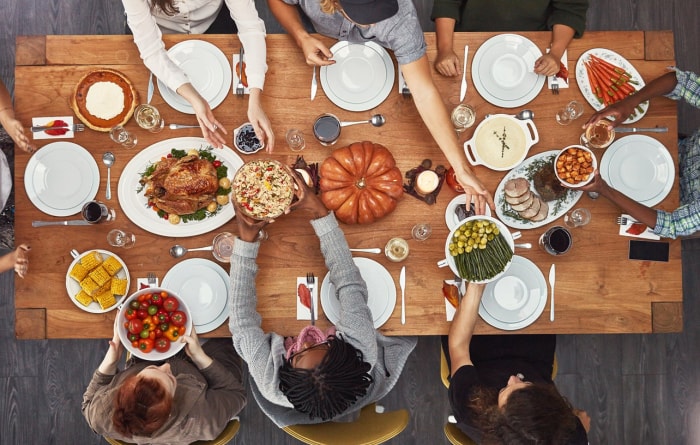 13 conseils pour réunir tout le monde autour de la table de Thanksgiving