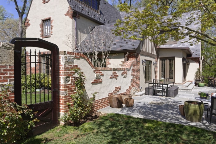 rénovation de la cuisine de la suite parentale et de la salle de bain d'une maison de style Tudor