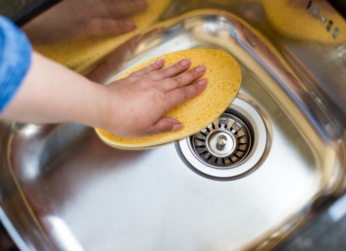 12 façons de propager accidentellement des germes dans votre maison