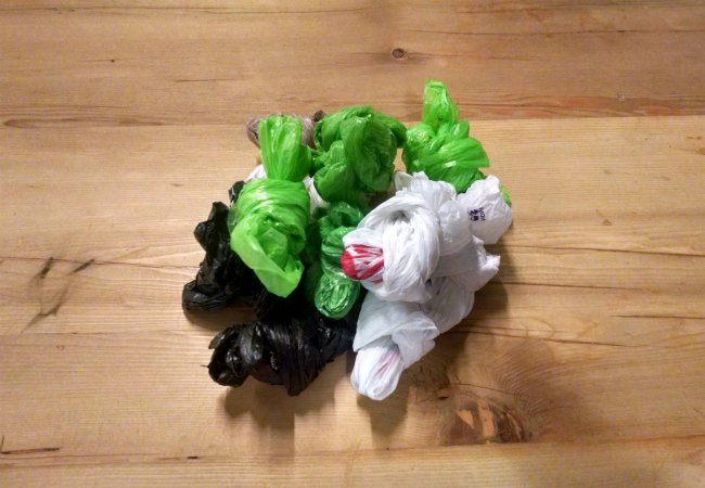 Comment conserver les sacs en plastique - Noués