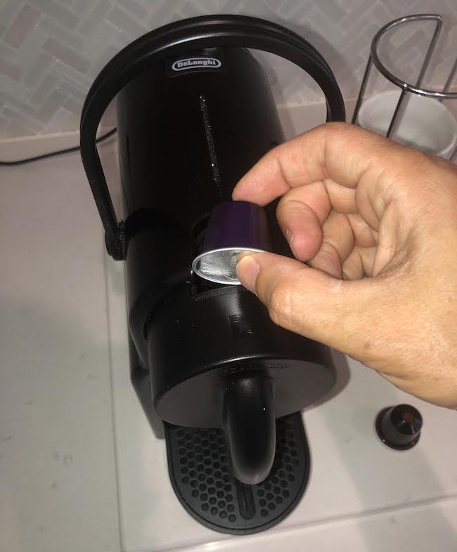 Ajoutez de la sophistication à votre consommation quotidienne de caféine avec cette machine Nespresso