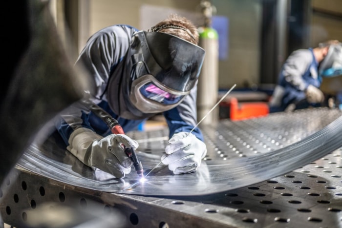 Soudeurs au travail.