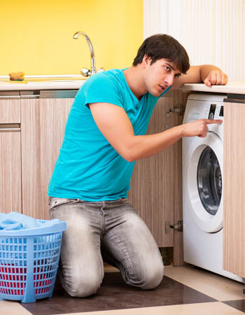 Le sèche-linge ne démarre pas Le cordon d'alimentation est peut-être débranché