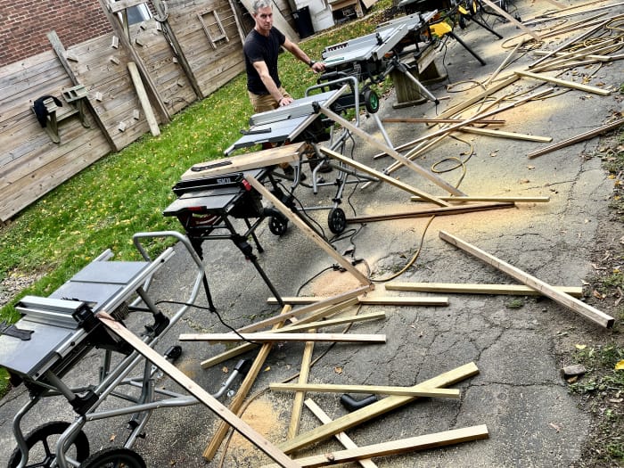 Notre testeur Mark Clement a coupé des planches de 1 x et 2 x avec chaque scie à table portable pour trouver la meilleure.