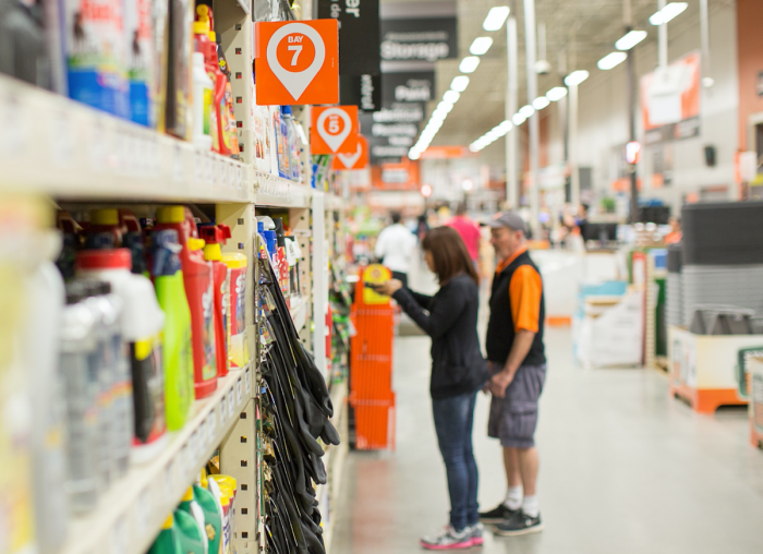 9 choses à ne jamais faire dans un magasin de bricolage