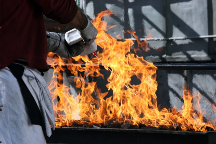 comment démarrer un barbecue au charbon de bois