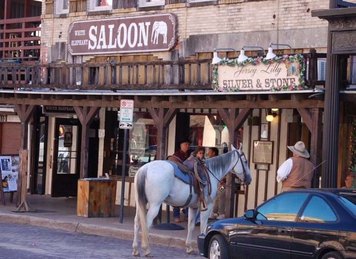 22 saloons encore debout du Far West