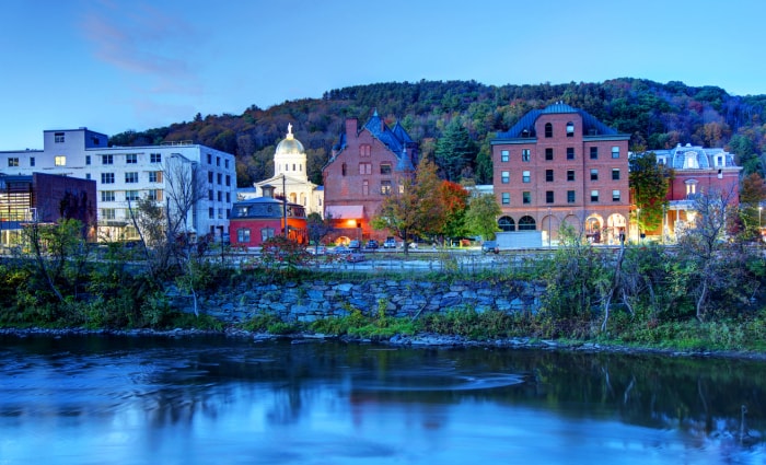 iStock-1182555035 5 endroits aux États-Unis où les maisons sont presque impossibles à assurer en raison des ouragans et des inondations Montpelier Vermont