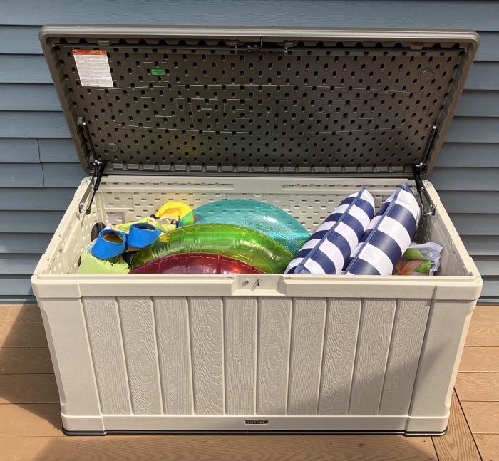 Les meilleures options de rangement pour les jouets de piscine