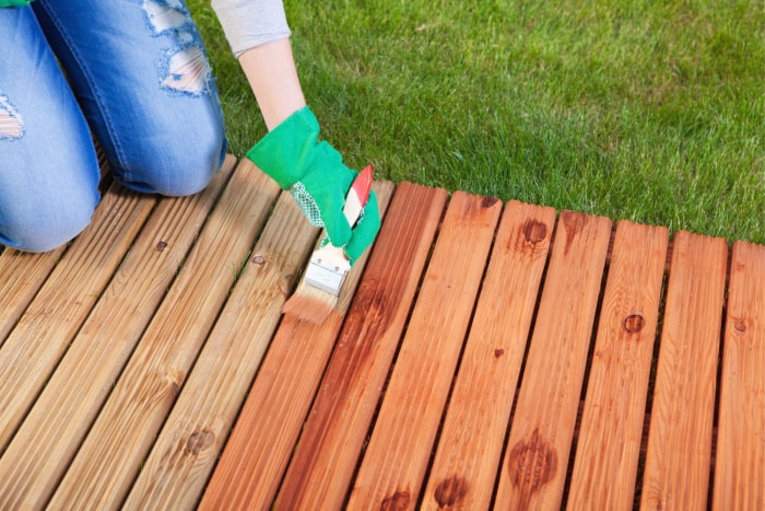 Combien coûte la teinture d'une terrasse