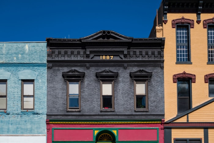 sommet des façades des bâtiments historiques de Toledo, Ohio