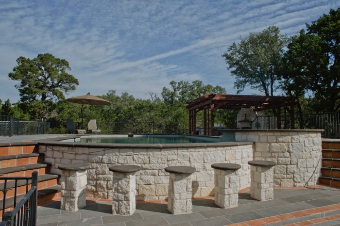 Piscine hors sol de style espagnol