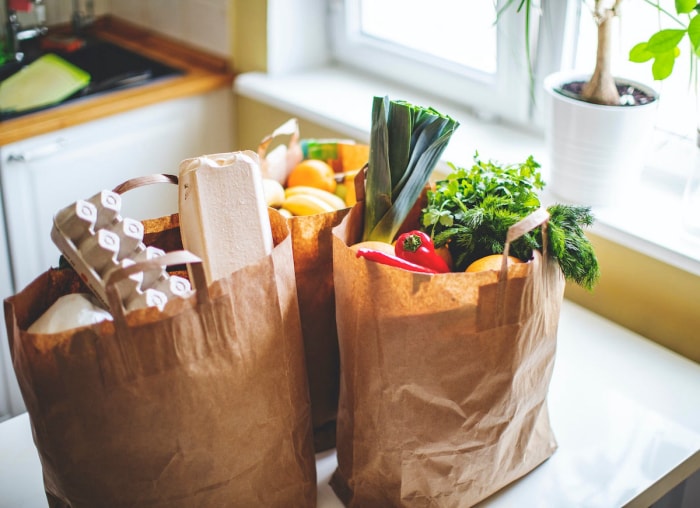 Les 10 produits d’épicerie qui ont connu la plus forte augmentation de prix pendant la pandémie – et ce qu’il faut acheter à la place