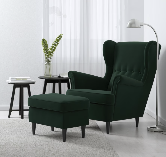 Fauteuil à oreilles Strandmon chez Ikea pour $429