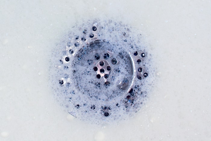 comment déboucher un drain de douche