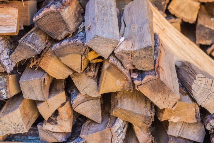 comment empiler le stockage du bois de chauffage