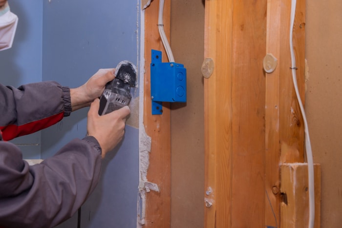 comment installer une armoire à pharmacie