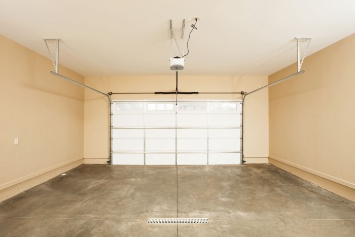 Questions à poser sur le coût de remplacement d'une porte de garage