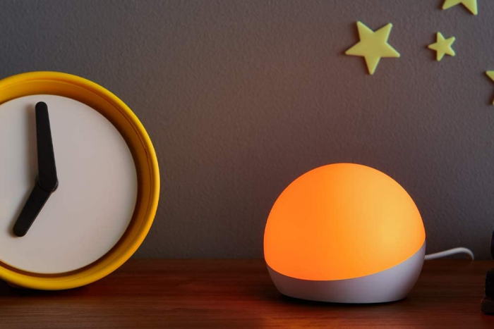 Bonnes affaires 11:3 : Lampe intelligente multicolore Echo Glow pour enfants