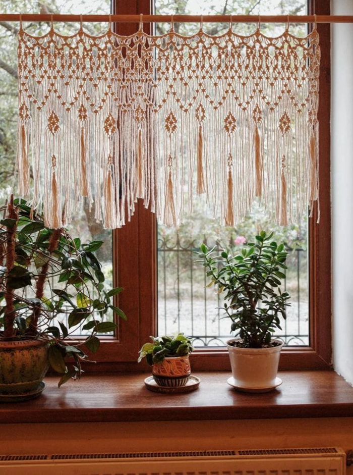 Façons Etsy d'habiller une suspension en macramé pour fenêtre