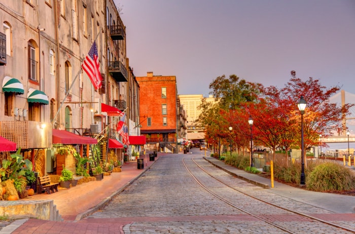 Rue historique de River Street à Savannah, Géorgie