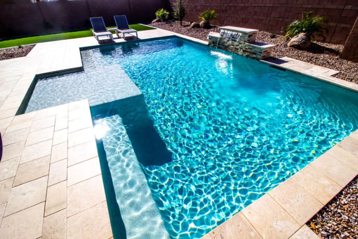 Que fait le bicarbonate de soude pour une piscine ?