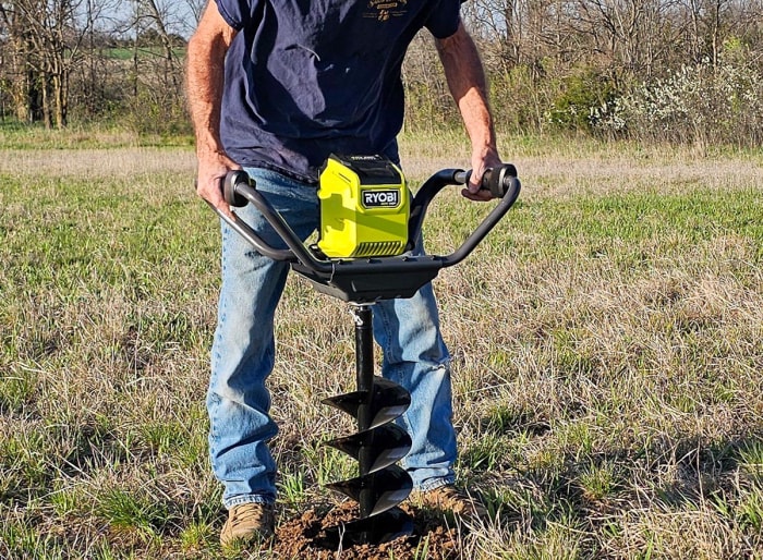 Test de la tarière Ryobi