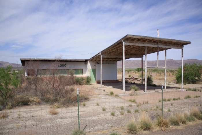 station-service abandonnée à lobo texas