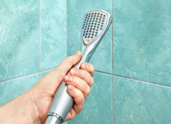 comment nettoyer le pommeau de douche